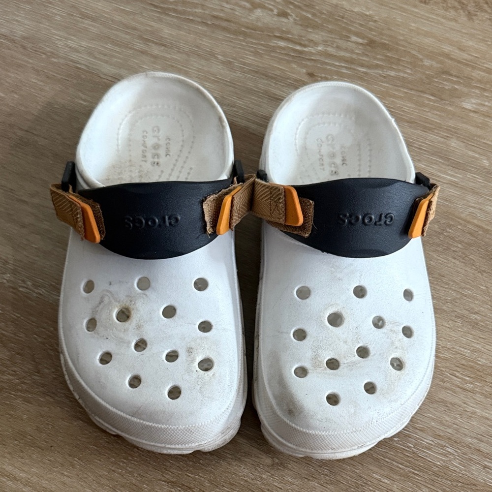 CROCS classic all terrain Shoes white orange black